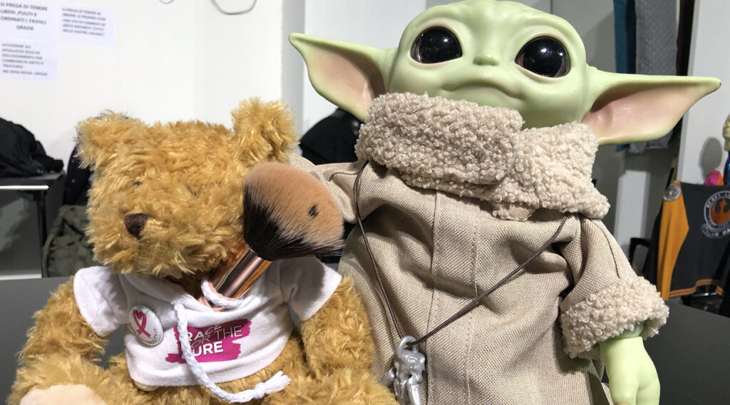 Bella e baby Yoda alla game week di Milano